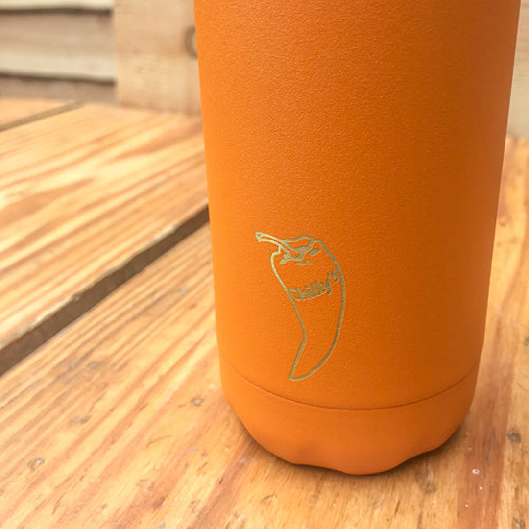 Load image into Gallery viewer, Chilly's x horsebackisbetter Bottle close up of chilly's logo